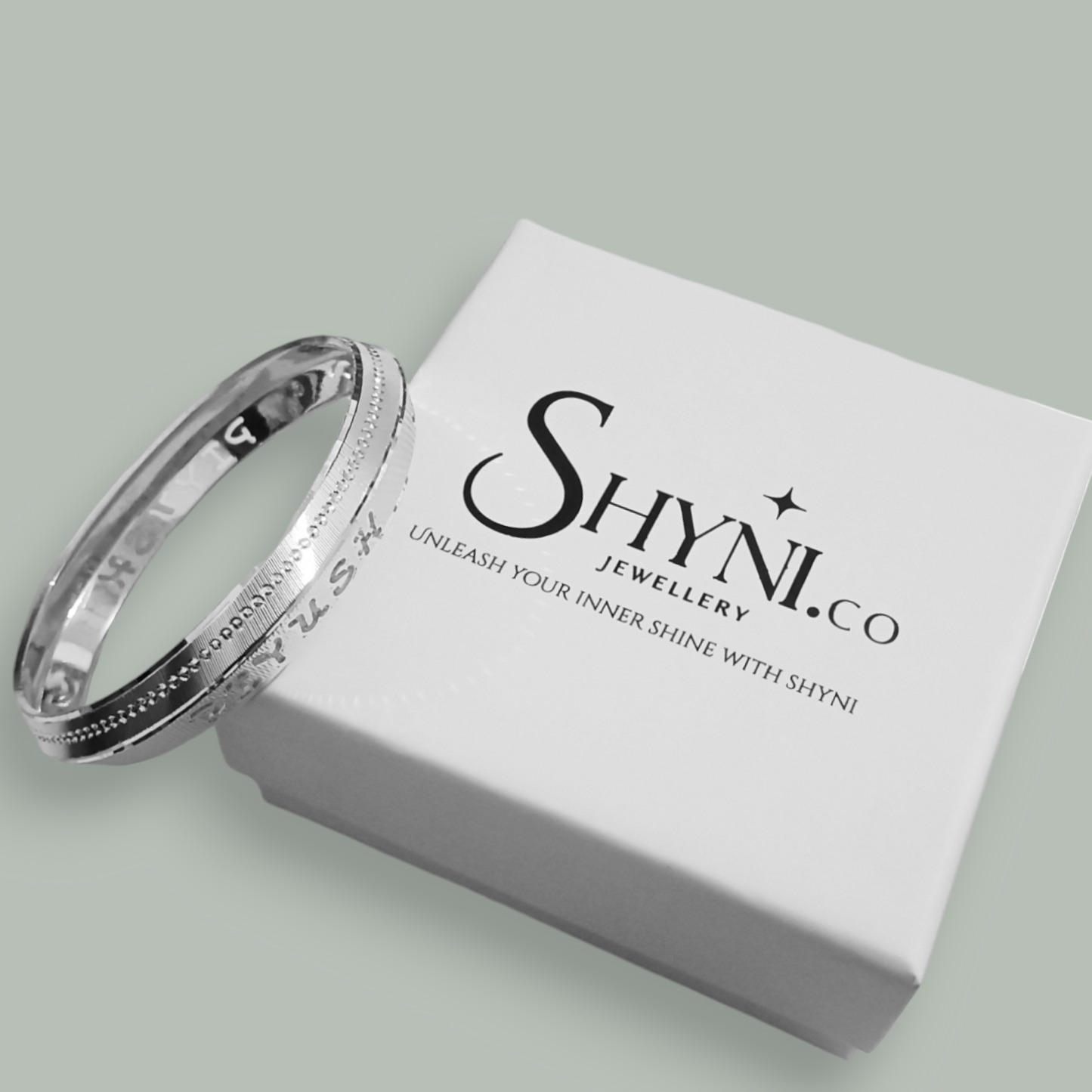 customizable v-shape silver kada – personalize with your name