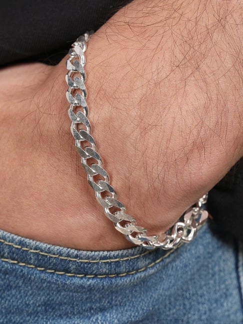 elegant silver curve chain for a timeless look