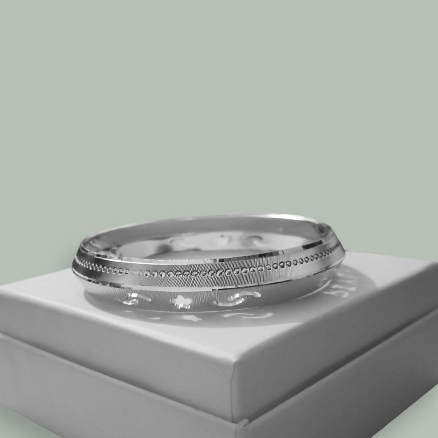 customizable v-shape silver kada – personalize with your name