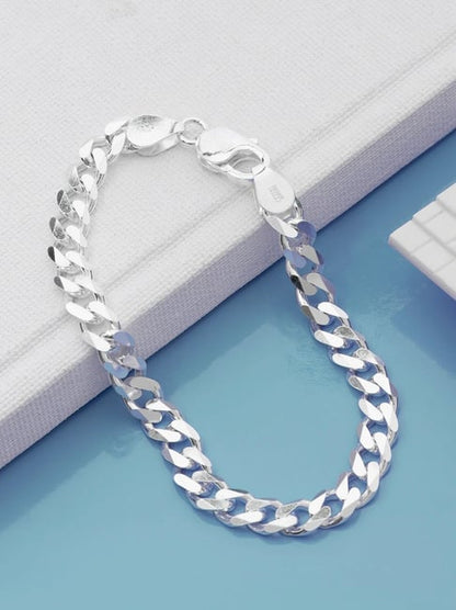 Elegant Silver Curve Chain for a Timeless Look