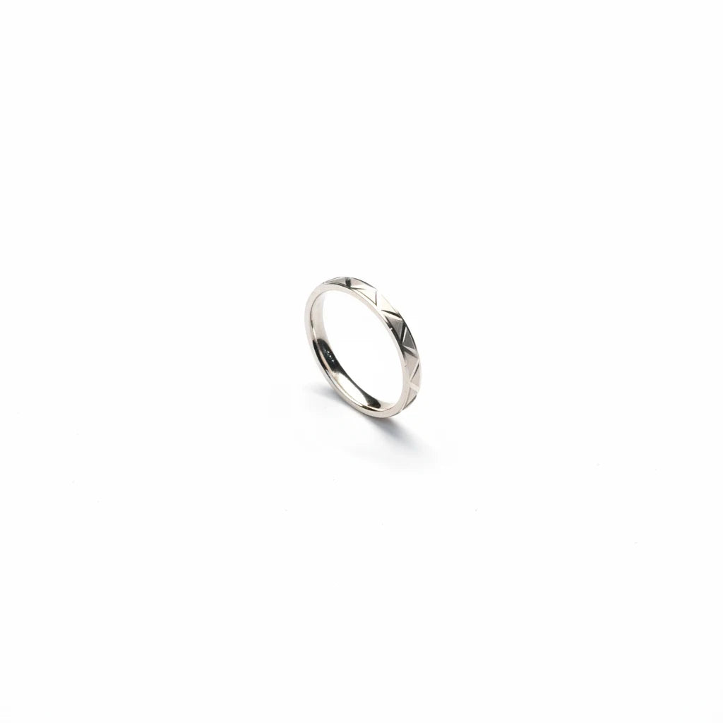 Shyni Jewelry 925 sterling silver men's band ring with a sharp-edged sculpted geometric pattern and high-polish finish.