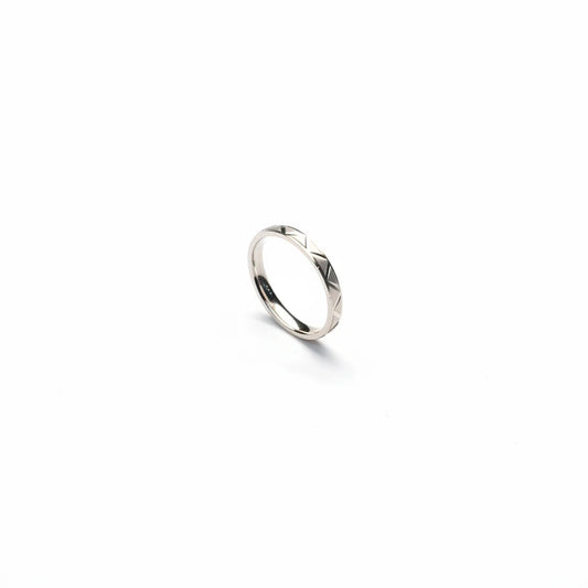 Shyni Jewelry 925 sterling silver men's band ring with a sharp-edged sculpted geometric pattern and high-polish finish.