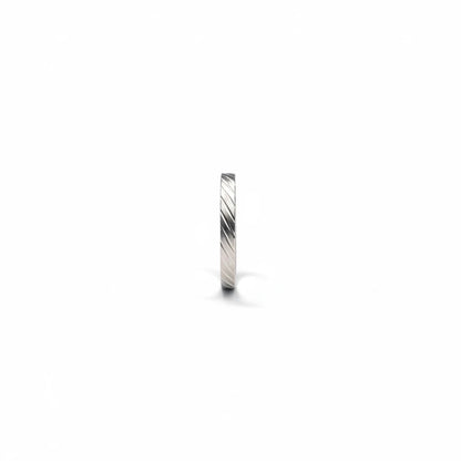 Shyni Jewelry men's 925 sterling silver band ring with a sleek mirror-polished finish and precision diagonal cuts.