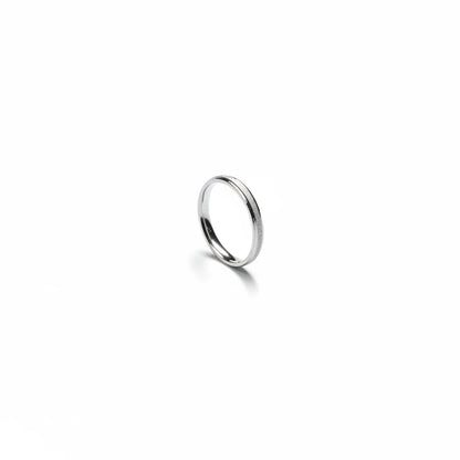 Shyni Jewelry 925 sterling silver band ring for women featuring a delicate precision-cut textured design