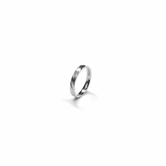 Shyni Jewelry 925 sterling silver band ring for men featuring a polished finish and diagonal engraved detailing.