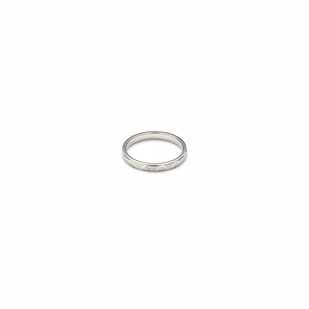 shyni jewelry men's 925 sterling silver band ring with a sharp-edged sculpted geometric pattern and high-polish finish.