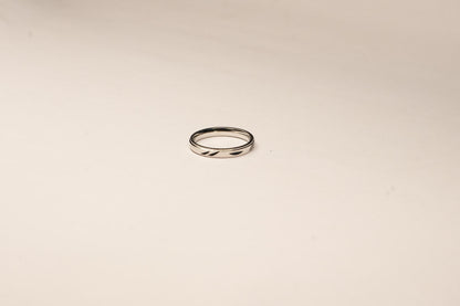 Shyni Jewelry 925 sterling silver band ring for men featuring a polished finish and subtle beveled edge detailing.